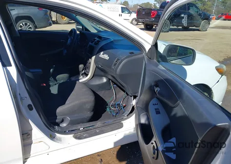 2012 Toyota Corolla S z USA, uszkodzony, nr VIN 2T1BU4EE4CC888187